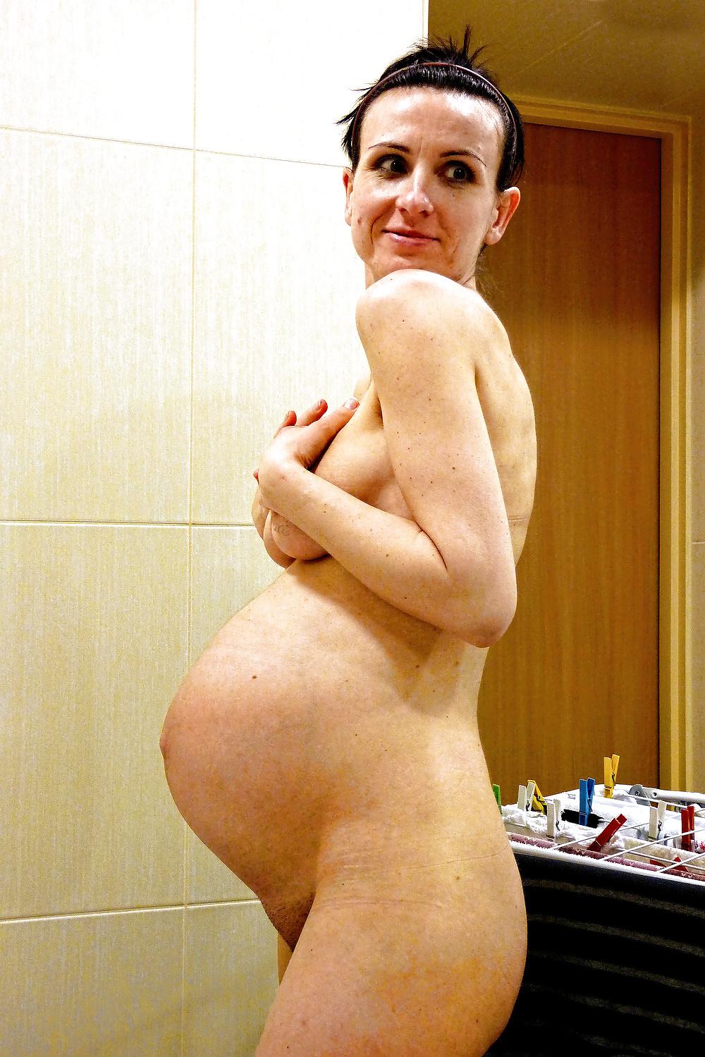 19P The Best of Exposed Pregnant Polish Wife Dominika