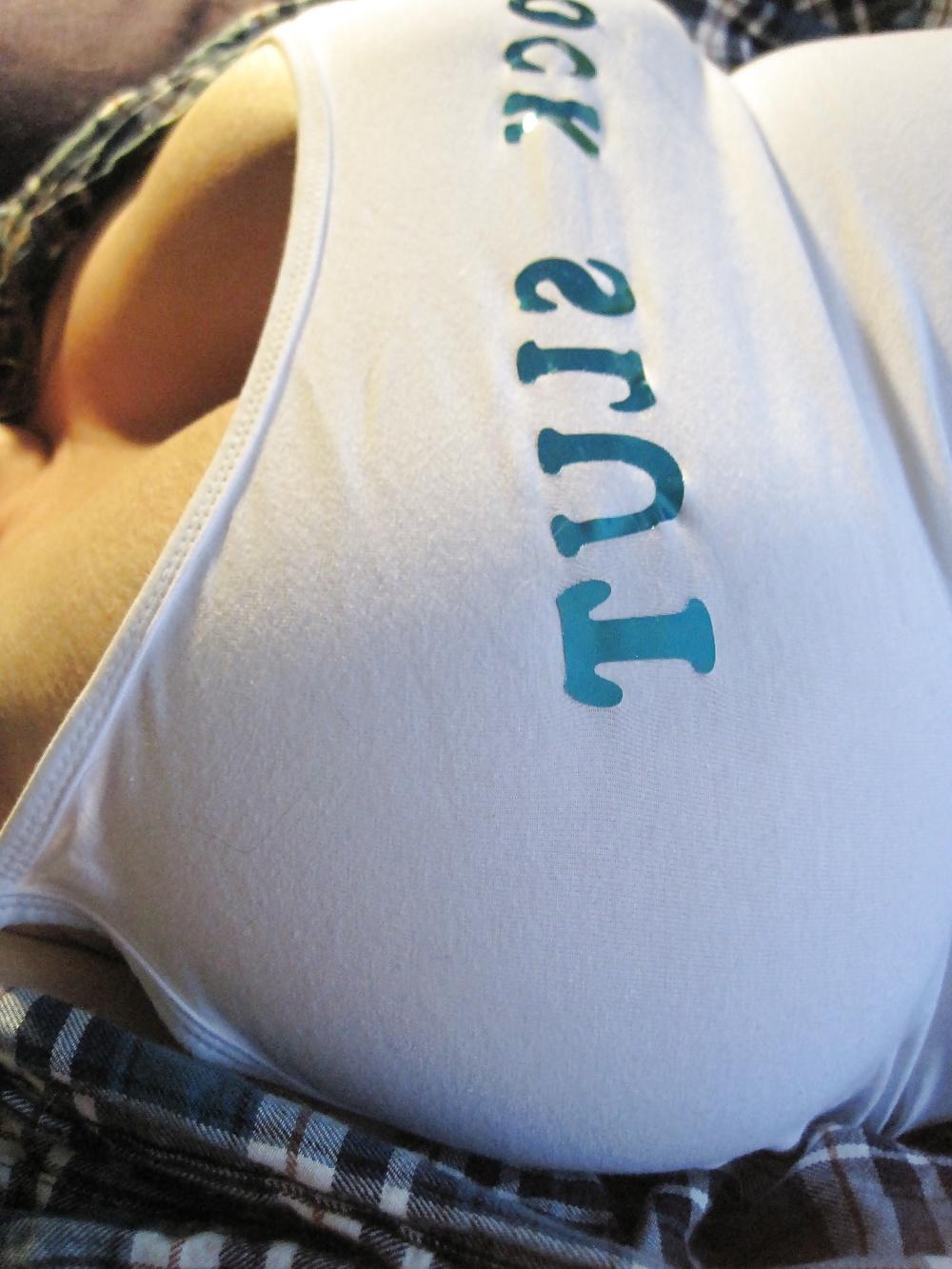 16P Big tit photoshoot
