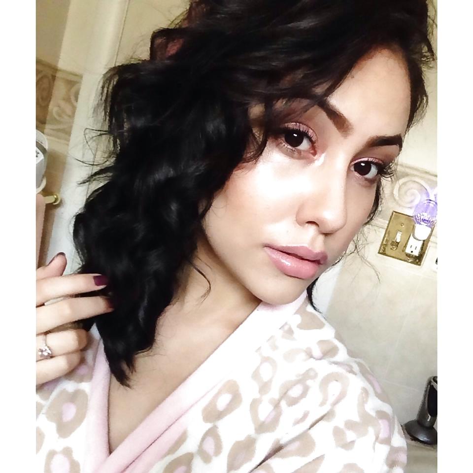 15P Gorgeous SEXY Attractive Hot Spanish Babe  