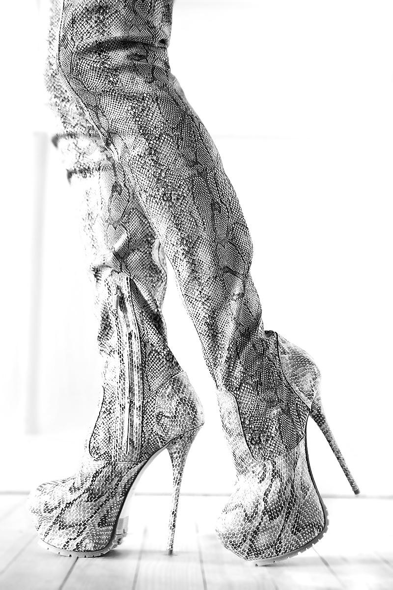 12P Fetish high heels python boots