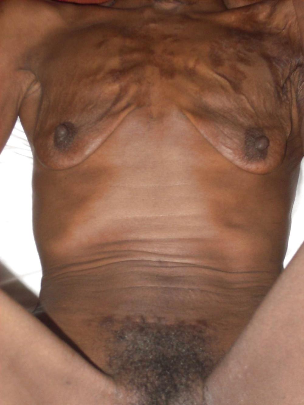 7P Saggy empty tits of Joana