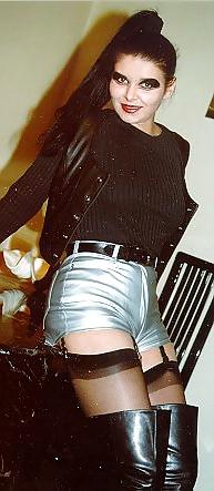 25P Gabi queen of boots