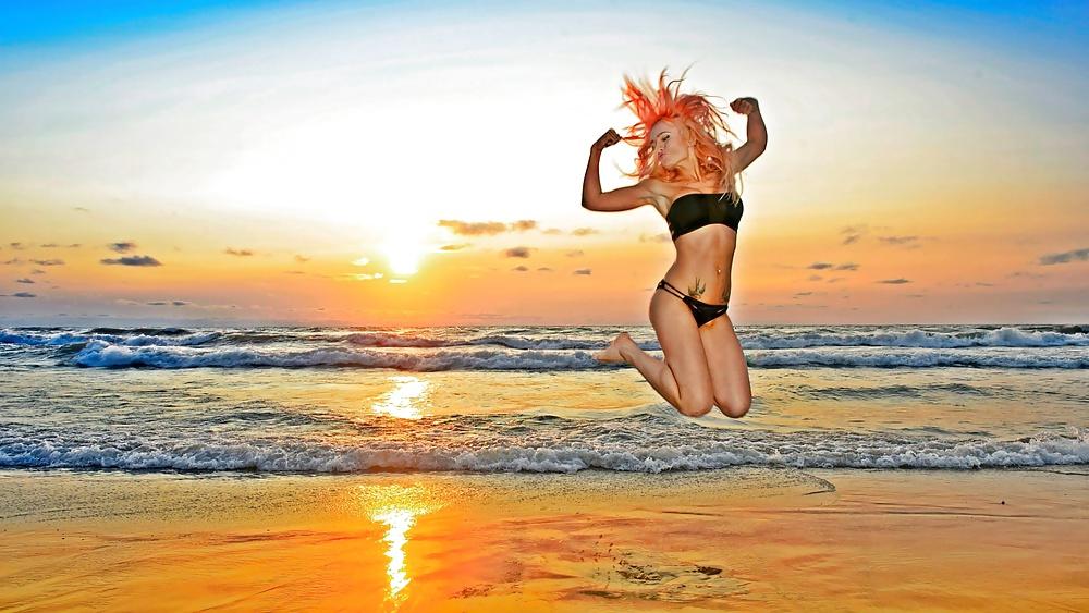 8P Scarlett Bordeaux Beach Photoshoot