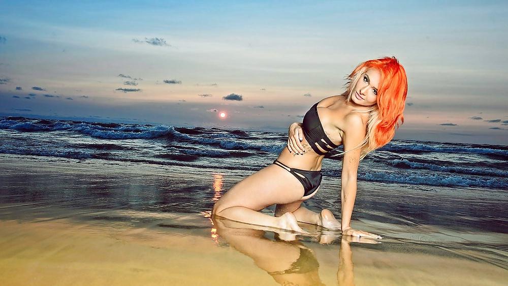8P Scarlett Bordeaux Beach Photoshoot