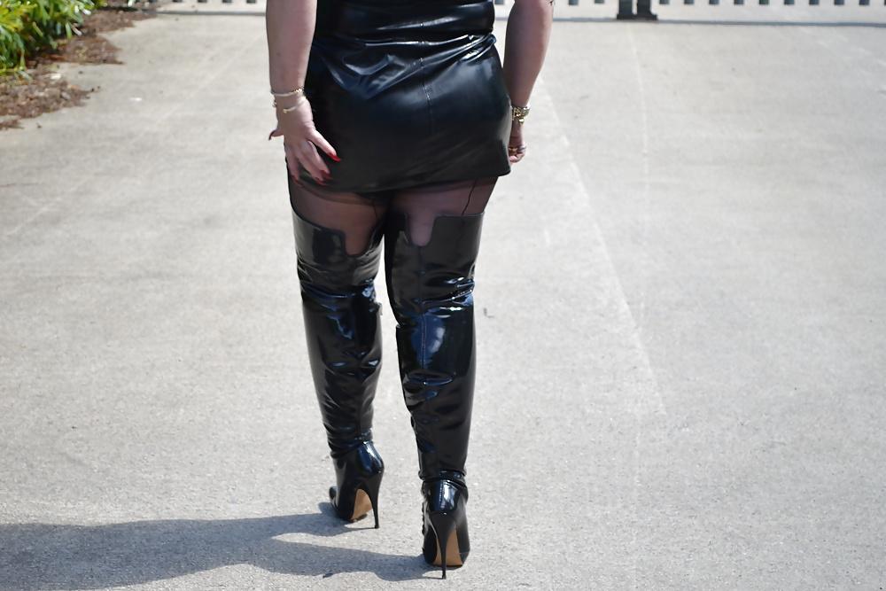 12P Linda Thigh Boots 2