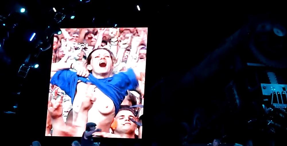 18P The Girls Go Crazy When AC DC Are On Stage