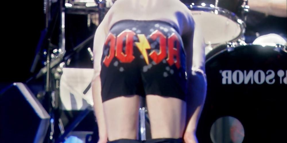18P The Girls Go Crazy When AC DC Are On Stage