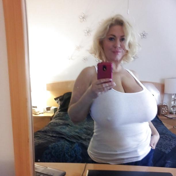 25P Sam 45 Years old Lady with Big Boobs Size 100H