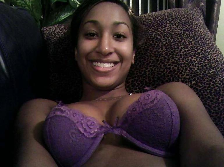 19P Various pics of an amateur babe