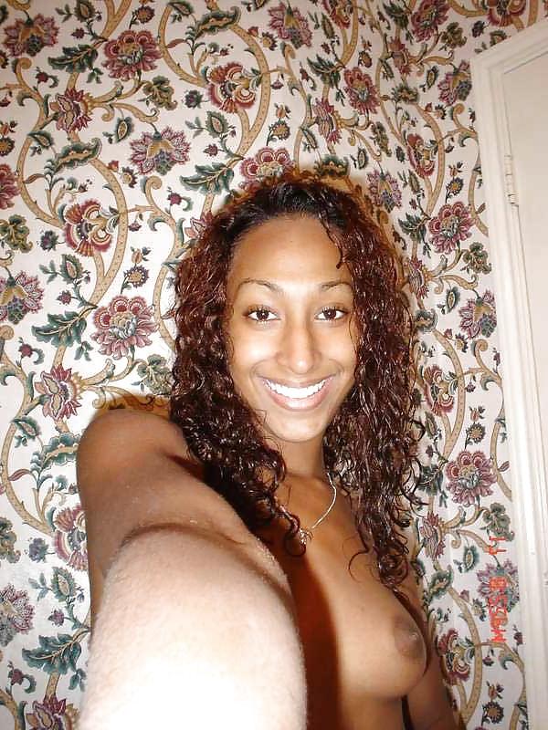 19P Various pics of an amateur babe