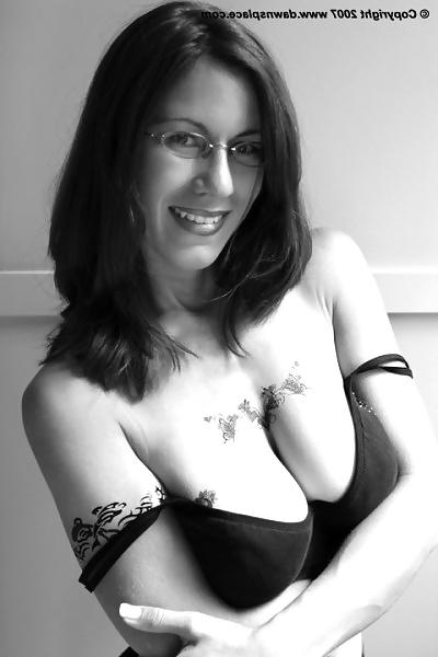 16P Hot big tit milf Dawn