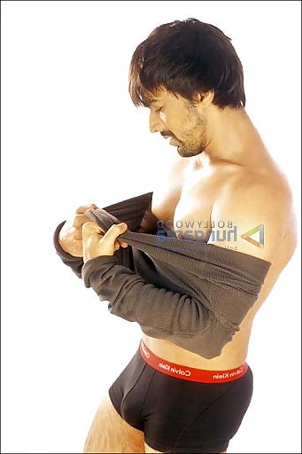 25P Hot gay pictures