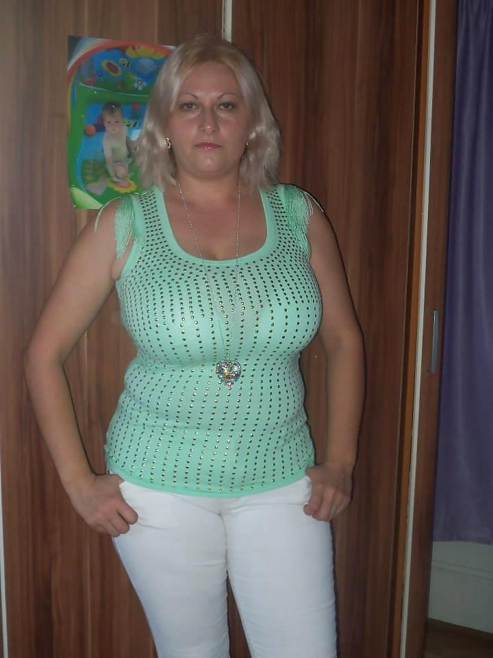 14P Romanian Huge Tits Amateur 2
