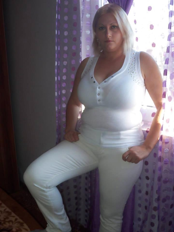 14P Romanian Huge Tits Amateur 2