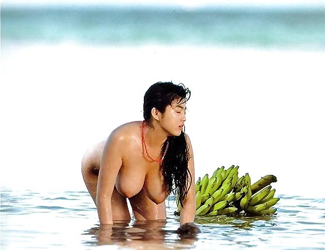 25P Favorite Beach Babes 33