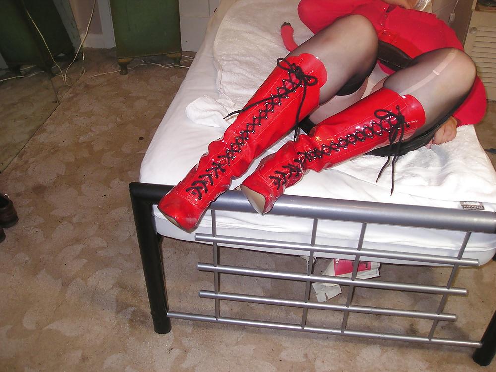 18P Red Boots