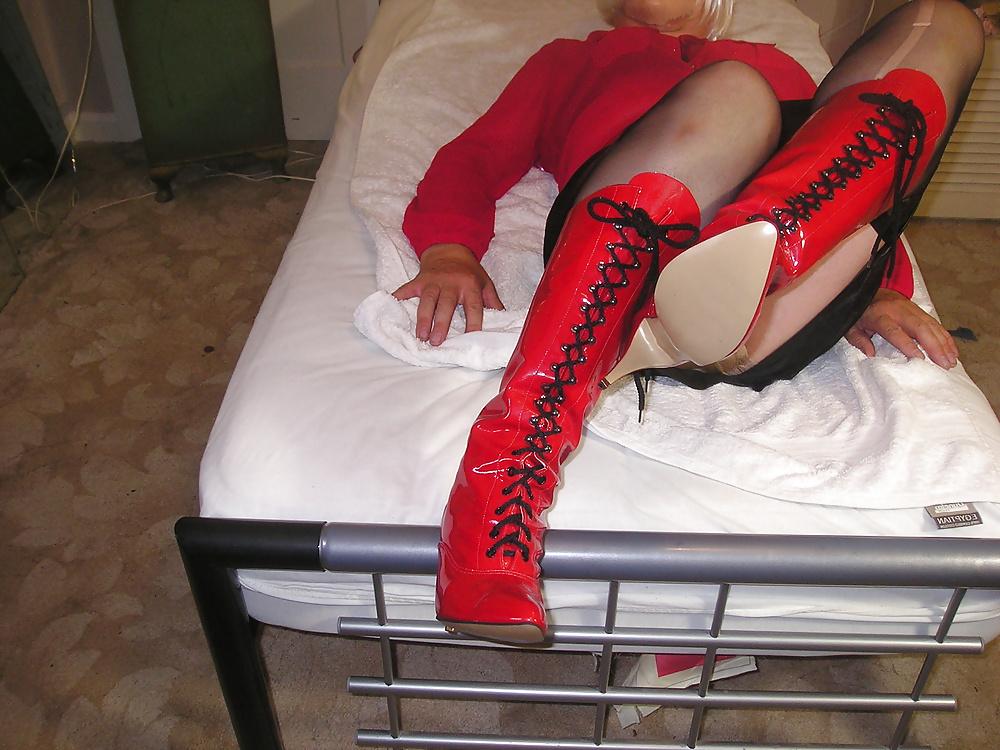 18P Red Boots