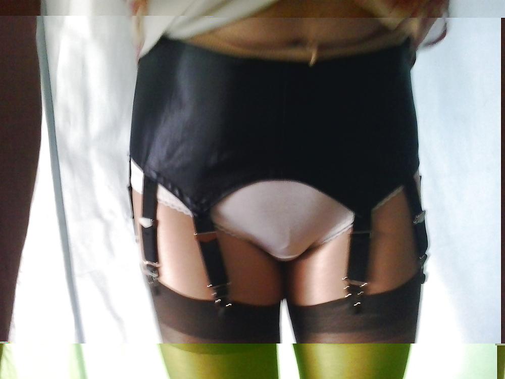 25P Stockings and Garter belt 
