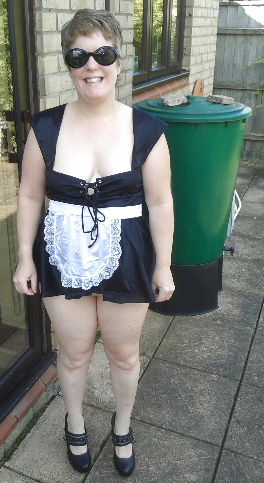 7P Slutty maid in the garden