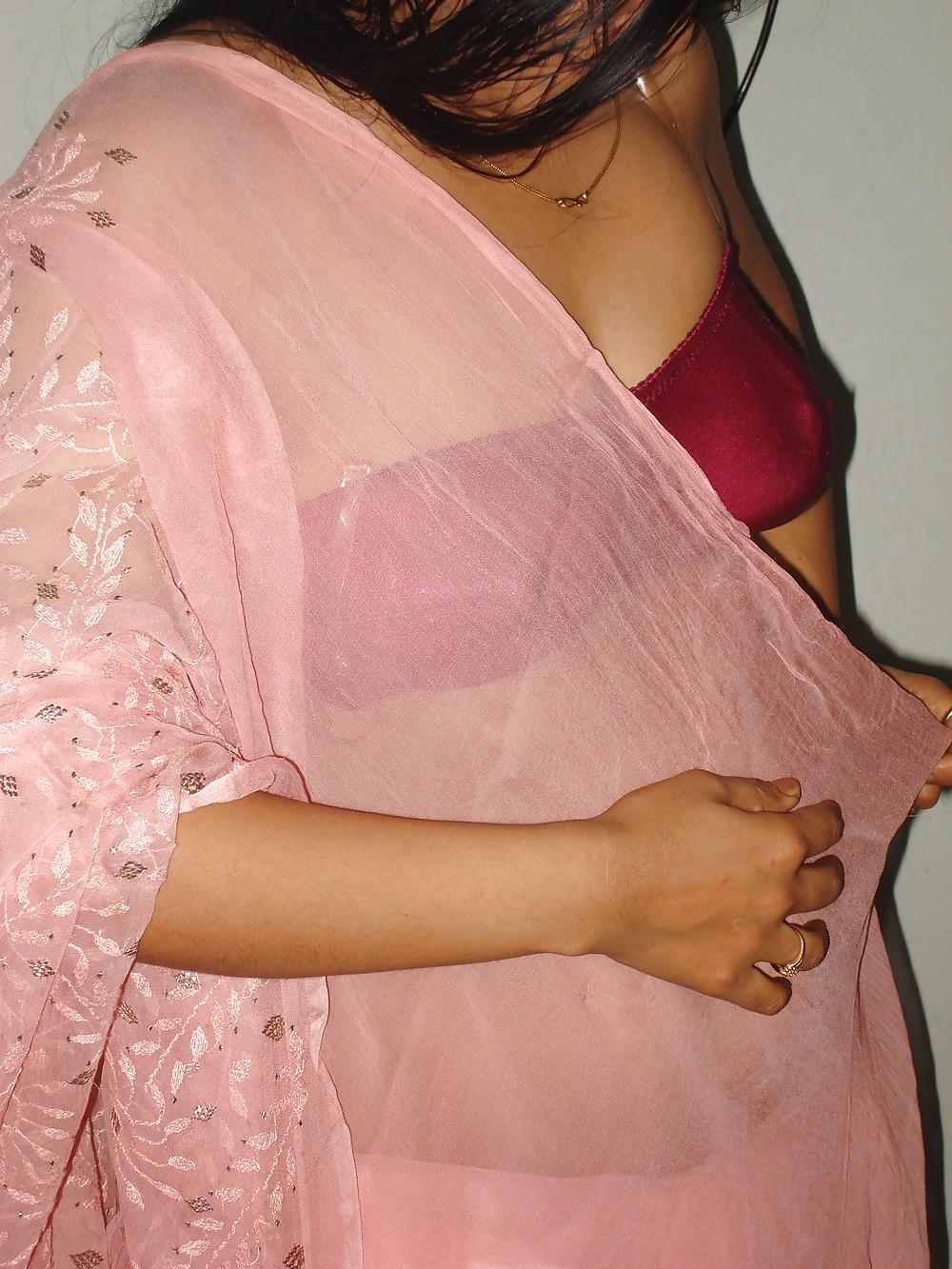 25P Indian Aunty Show 22