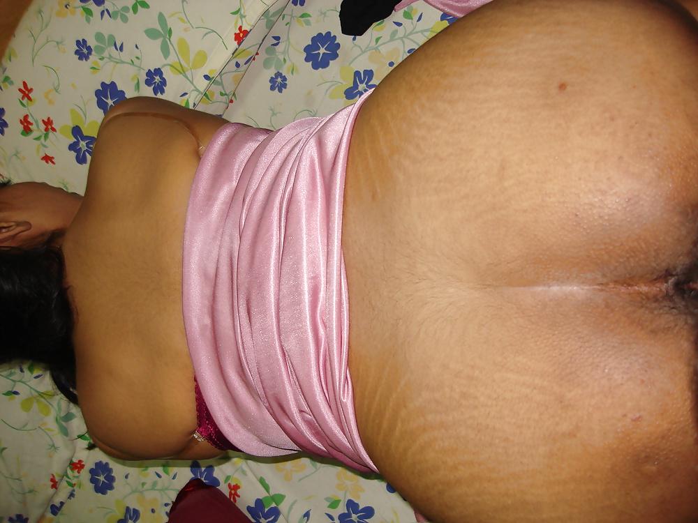 25P Indian Aunty Show 22