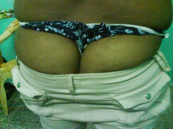 25P Indian mature exposing boobs