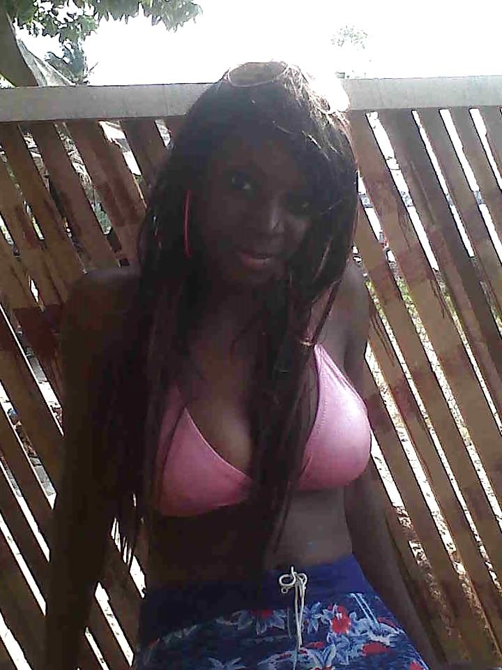 25P Boobs black attack busted