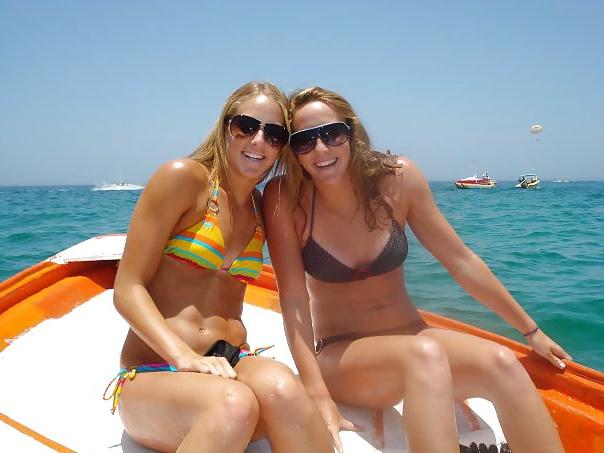 25P Crazy Amateur College Babes