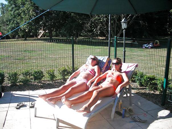25P Crazy Amateur College Babes