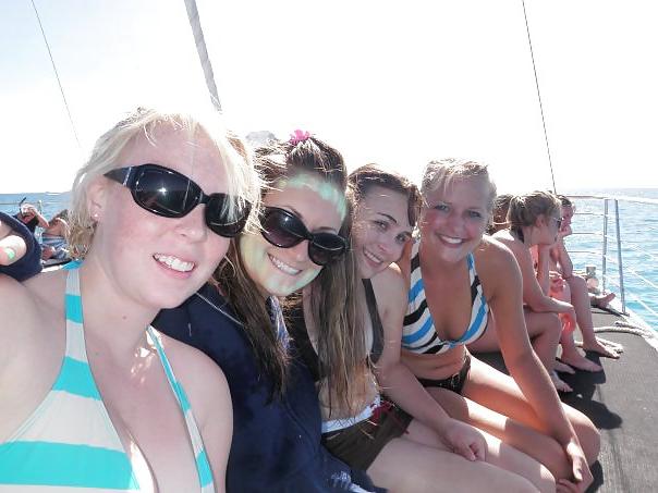25P Crazy Amateur College Babes