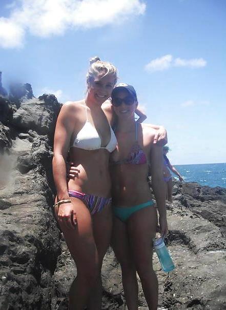 25P Crazy Amateur College Babes