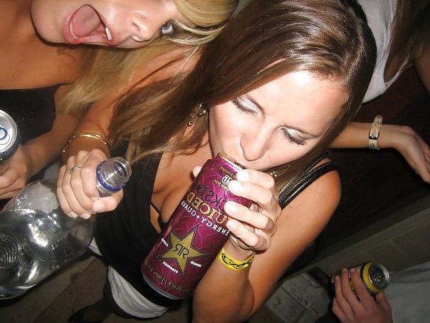 25P Crazy Amateur College Babes
