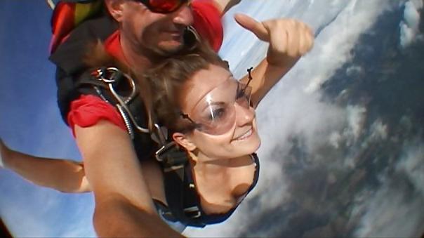 25P Crazy Amateur College Babes