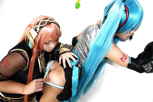 25P Caught with their pants down - cosplay edition