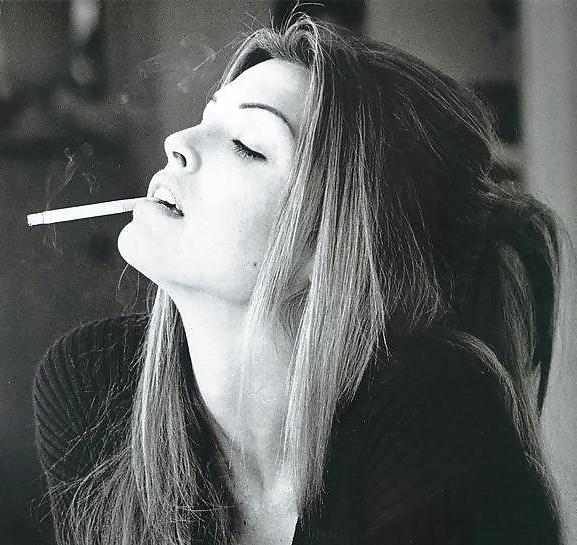 25P Smoking Babes 10
