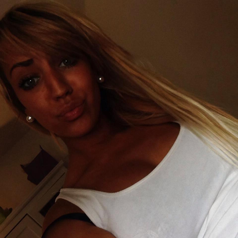 19P Beurette Visage a Sperme 13