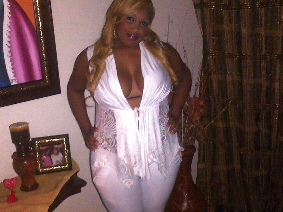 25P Latin blonde big ass
