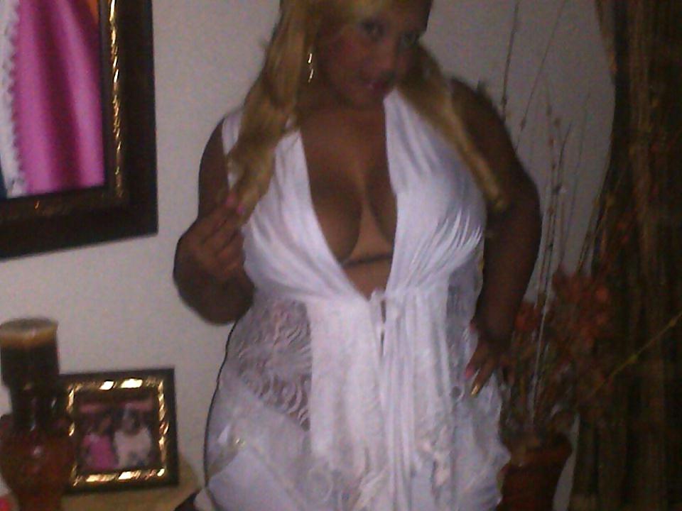 25P Latin blonde big ass