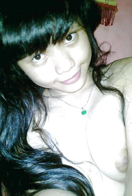 4P Indonesian Sales GIrl