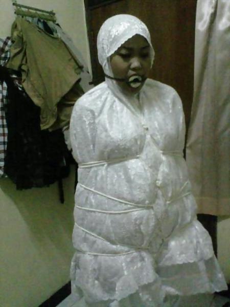 25P Jilbab Tudung Bondage Tied