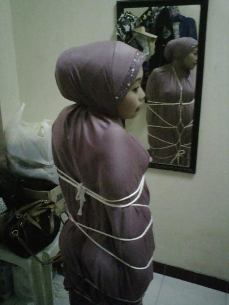 25P Jilbab Tudung Bondage Tied