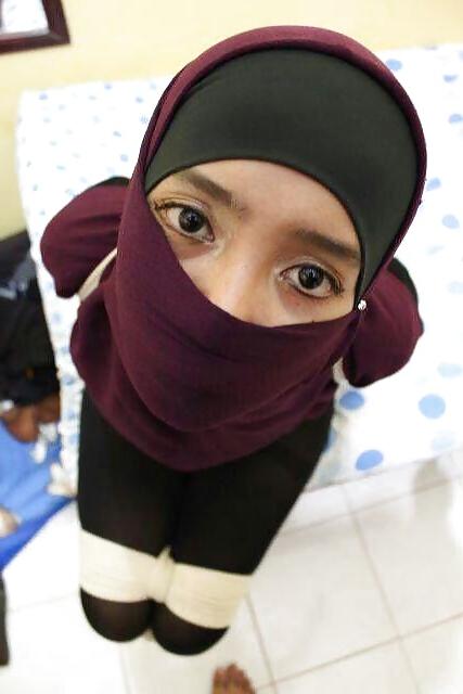 25P Jilbab Tudung Bondage Tied