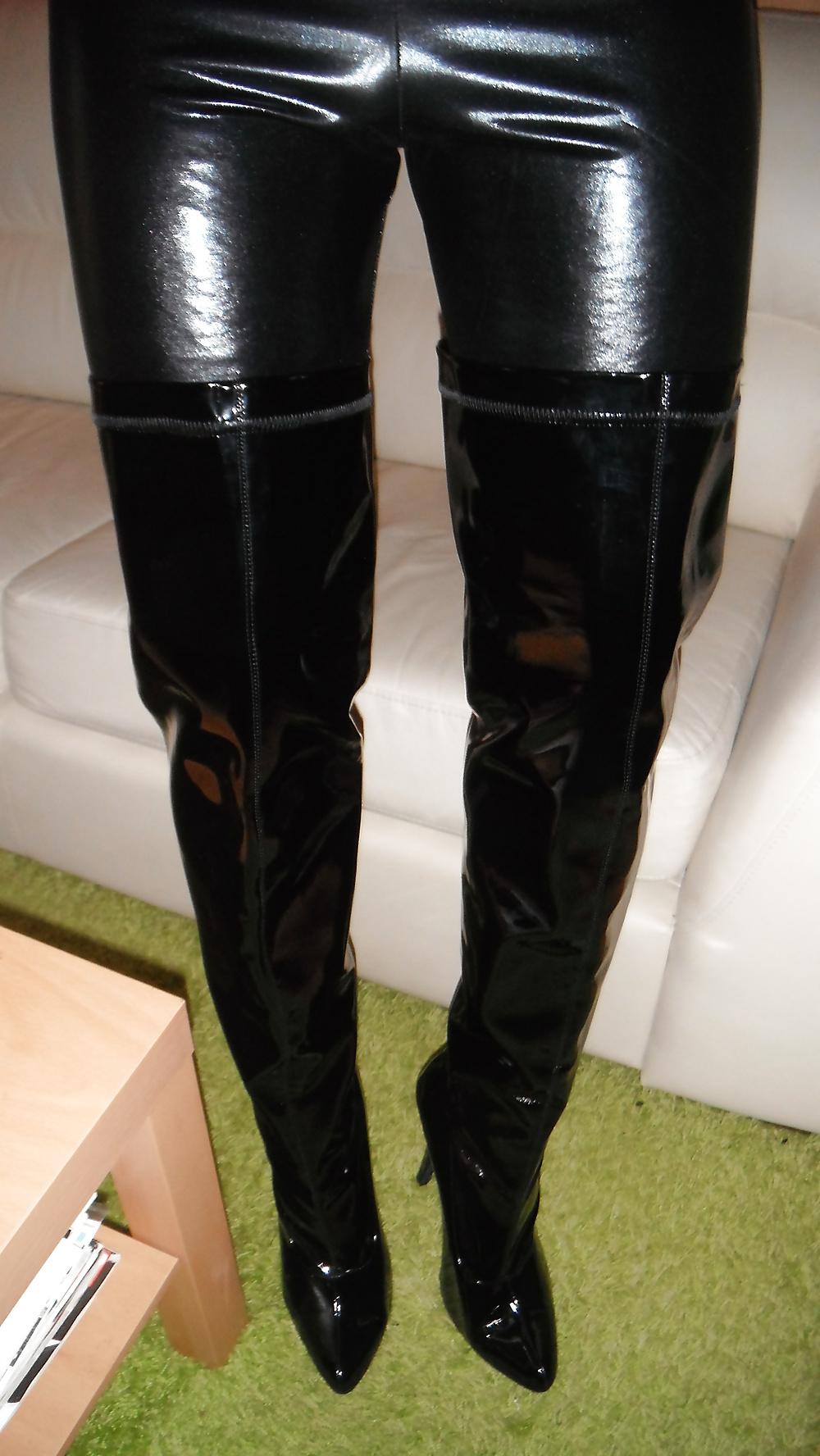 25P Catsuit + My dominant girlfriend