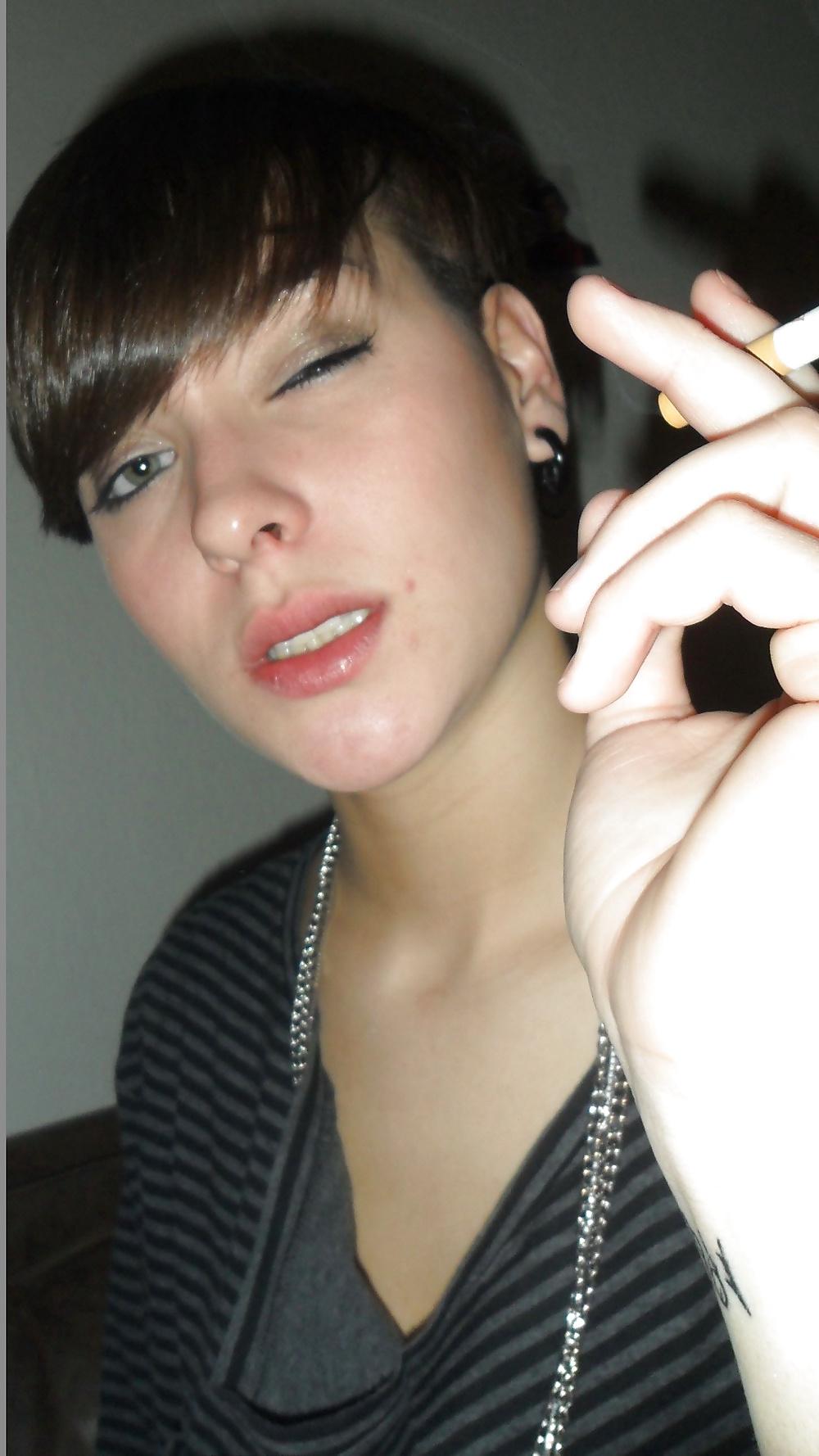 25P Smoking Gurls 14