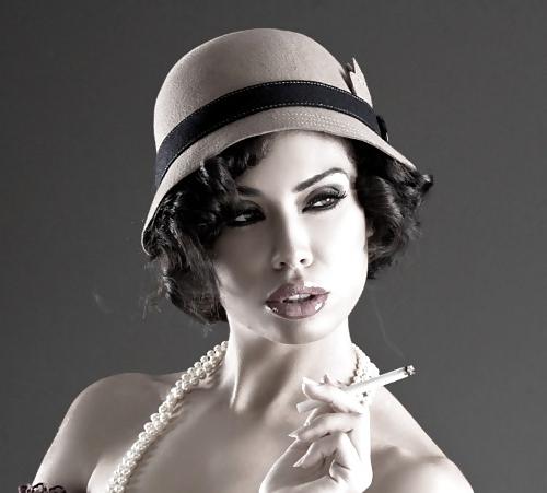 25P Smoking with elegance