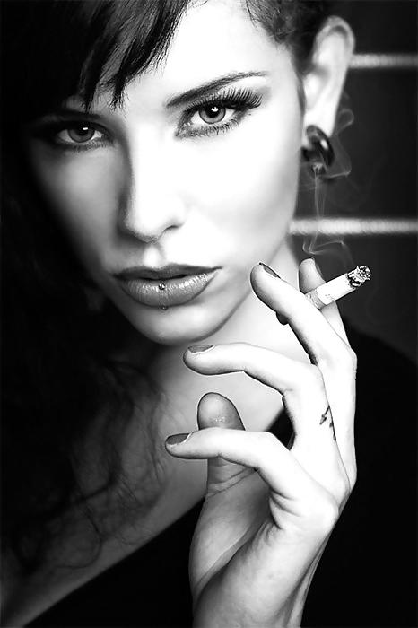 25P Smoking with elegance