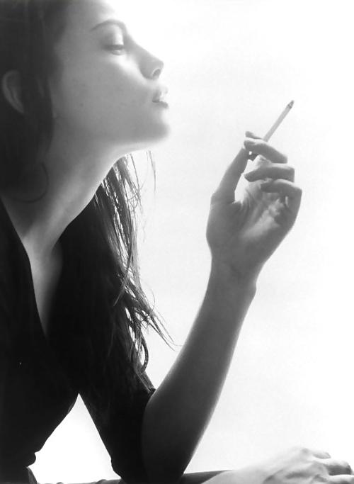 25P Smoking with elegance