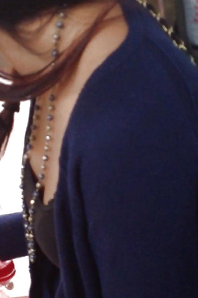 14P Smoking Hot London Indian Slut Candids