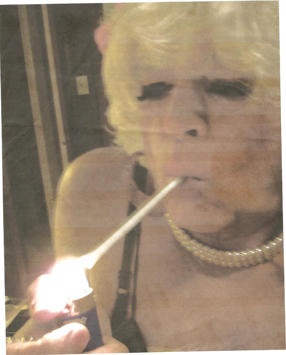 9P More smoking sissies