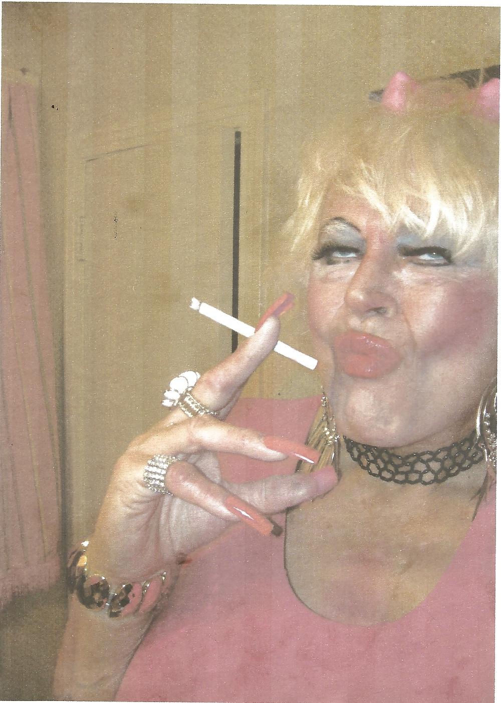 9P More smoking sissies